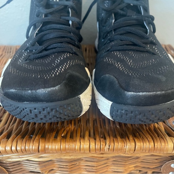 Nike Kyrie 4 Oreo Sneakers Shoes Black White Mens Size 8 Basketball AV2296-001 - Picture 9 of 11